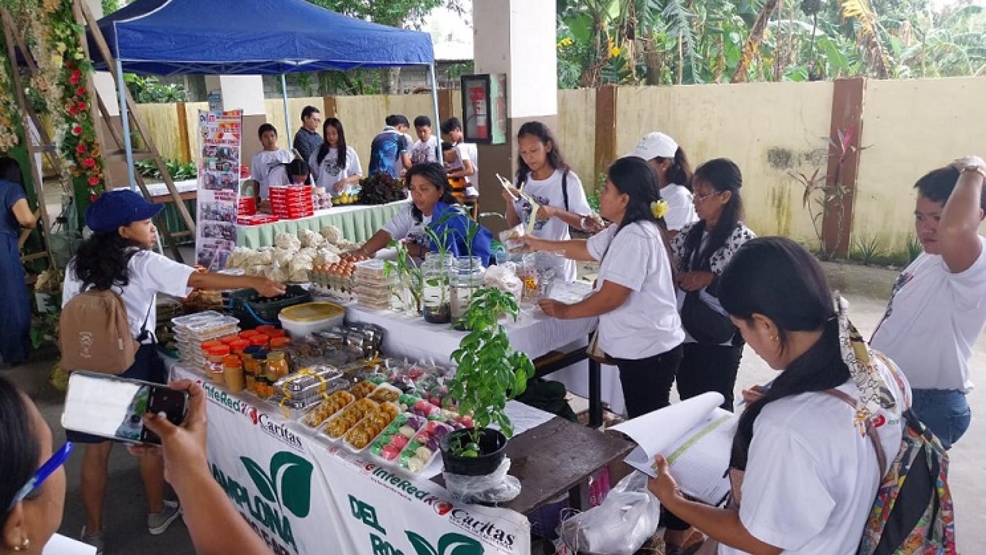 Filipinas: jóvenes de Camarines del Sur, líderes de un desarrollo rural sostenible agrario